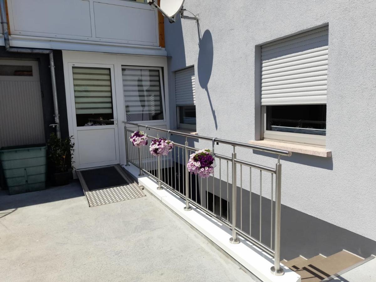 Apartamento Haus Monika Zeltingen-Rachtig Exterior foto